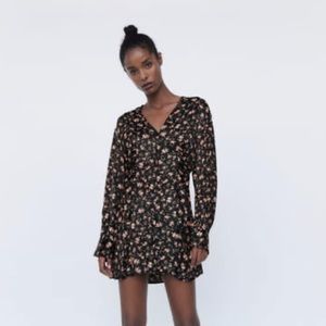 Never worn - Zara black floral print dress